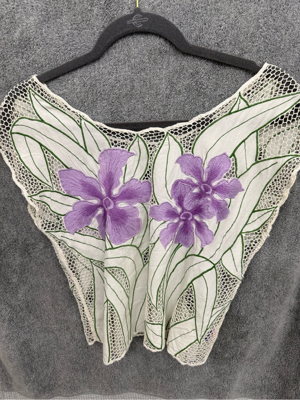 Vintage Women’s Floral Lace Appliqué Top - Purple/White